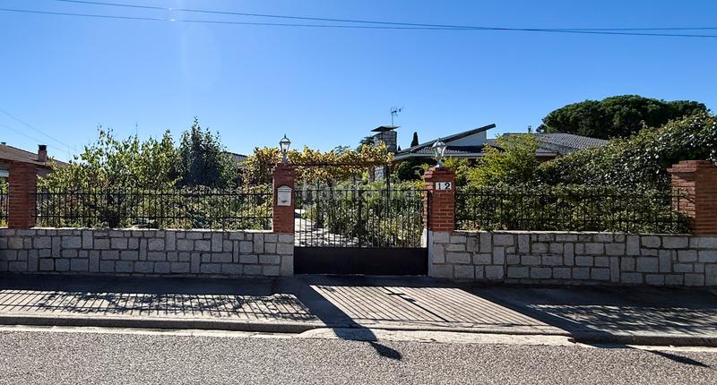 Foto fa74a550-407f-4ac3-8077-8b4f71a858b8. Chalet dans calle río nalón 12 dans Calalberche