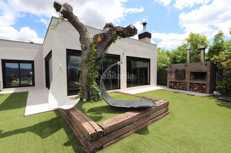 Foto 4fe2952b-501d-44f3-bacc-f7497abb15e4. Chalet in calle atenas 1 in Calalberche