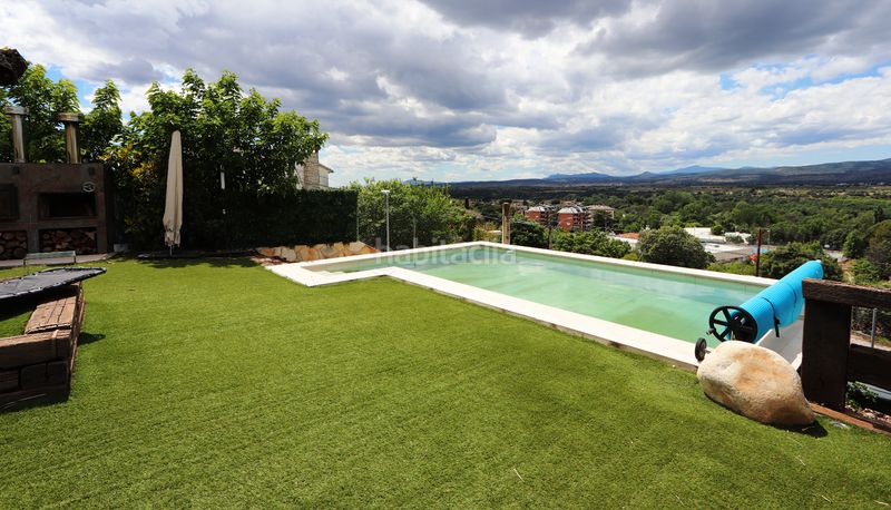 Foto 52313cca-38f5-415d-aa72-6cfc71286c46. Chalet in calle atenas 1 in Calalberche