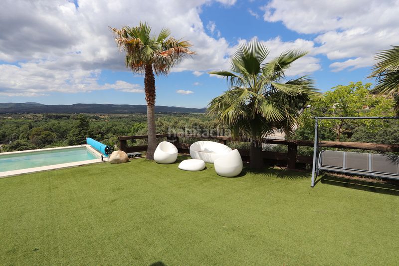 Foto 65264f42-5c18-43f8-9137-38f8e7b3701f. Chalet in calle atenas 1 in Calalberche