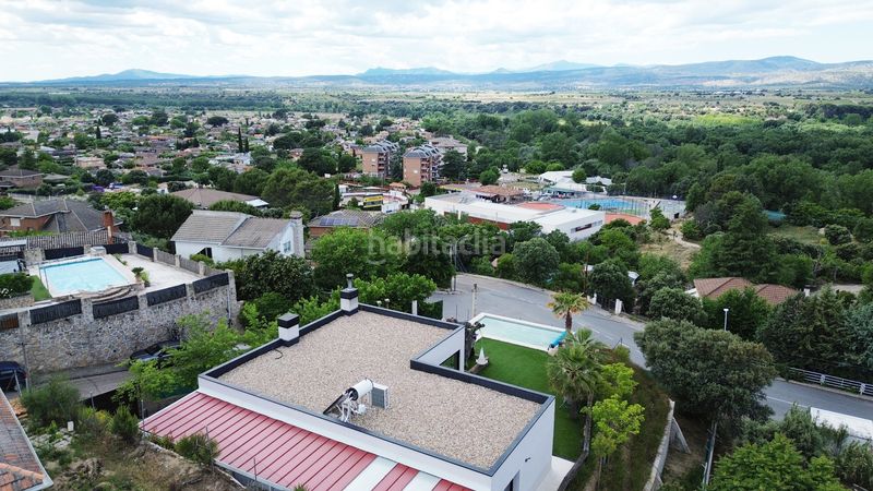 Foto dde54175-ed87-458d-bd46-fc2e14086732. Chalet in calle atenas 1 in Calalberche