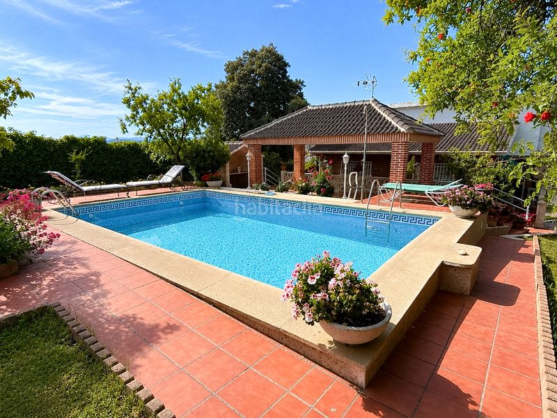 Foto 6ea0273d-e5da-412a-8171-995b2b57deab. Chalet en calle tucán 9 en Calalberche