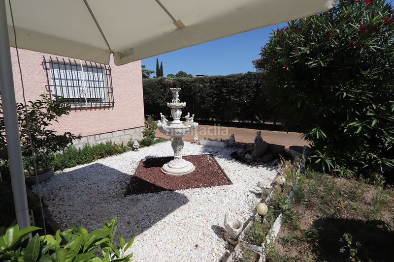 Foto 200c8b44-d705-4ba0-ac17-1bb61122ad2c. Chalet en calle río gállego 25 en Calalberche