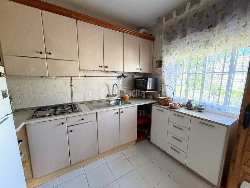 Foto 436cd374-88cd-406a-a1fc-76cb32ea7355. Chalet en calle río gállego 25 en Calalberche