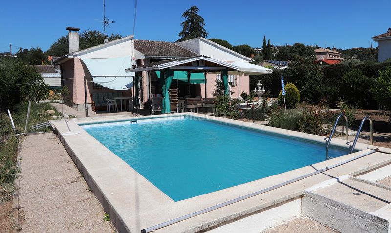 Foto 4e37bcd0-6f39-4242-b94d-42f47fdee011. Chalet en calle río gállego 25 en Calalberche
