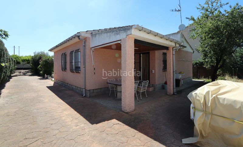 Foto 80f00d71-5c97-4fd7-a111-112485cb87de. Chalet en calle río gállego 25 en Calalberche