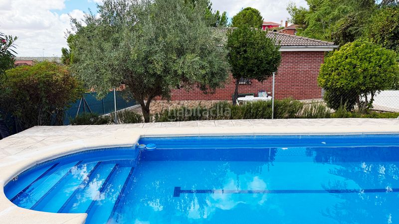Foto 5e471488-a2a6-4e02-b573-58bd42ae97de. Xalet amb xemeneia calefacció piscina a Calalberche