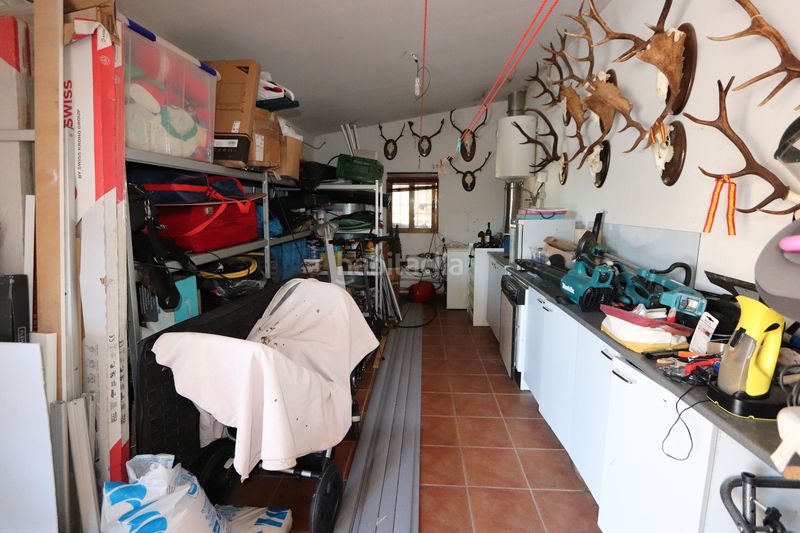 Foto 0029a464-88bd-4243-a656-ae21316372d4. Chalet avec cheminée chauffage parking piscine dans Calalberche