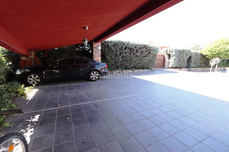 Foto 4b9069bb-f39a-45b1-9cce-f88d20378419. Chalet avec cheminée chauffage parking piscine dans Calalberche