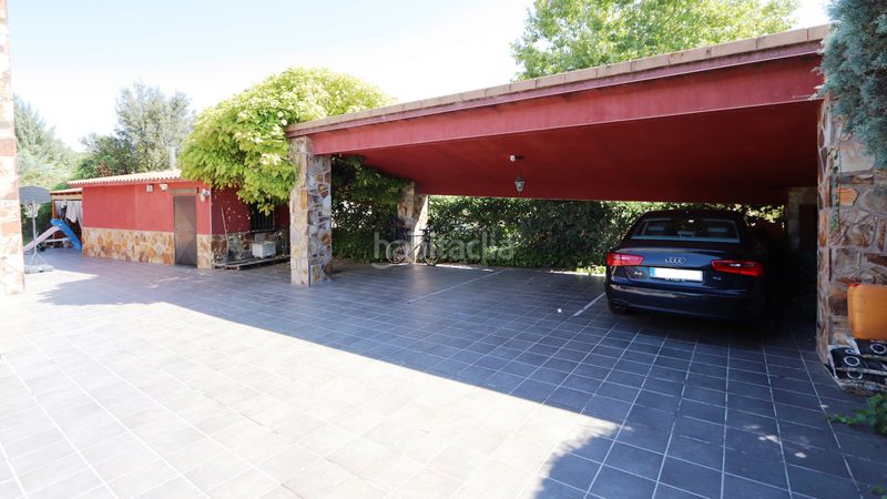 Foto 686f1dc7-baa4-48df-9051-1b29f6c46173. Chalet avec cheminée chauffage parking piscine dans Calalberche