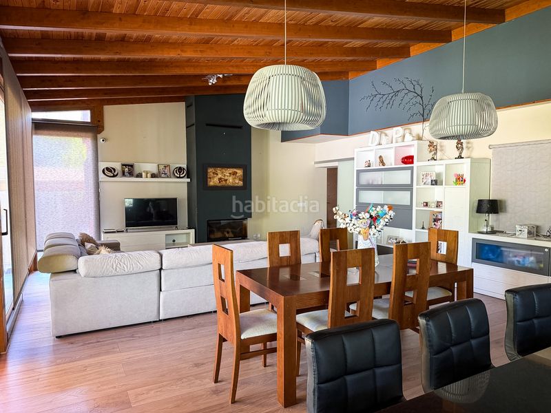 Foto d6a1d64b-c697-4611-8e78-1848dae4ecc3. Chalet avec cheminée chauffage parking piscine dans Calalberche