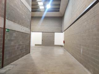 Miete Fabrikhalle in Vilablareix. Nau industrial totalment equipada
