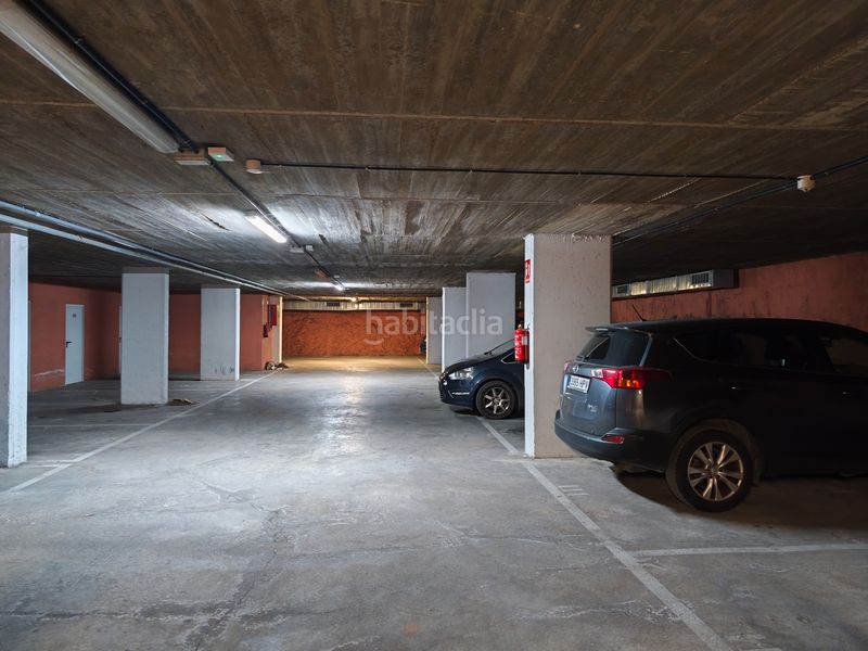 Foto c06d8d0b-f709-4e74-a782-cb36e752218f. Aparcament cotxe a Eixample Sud-Migdia Girona