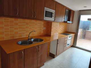 Rent Ground floor  Avinguda de girona 73. Plata baixa de lloguer a sant gregori !!!
