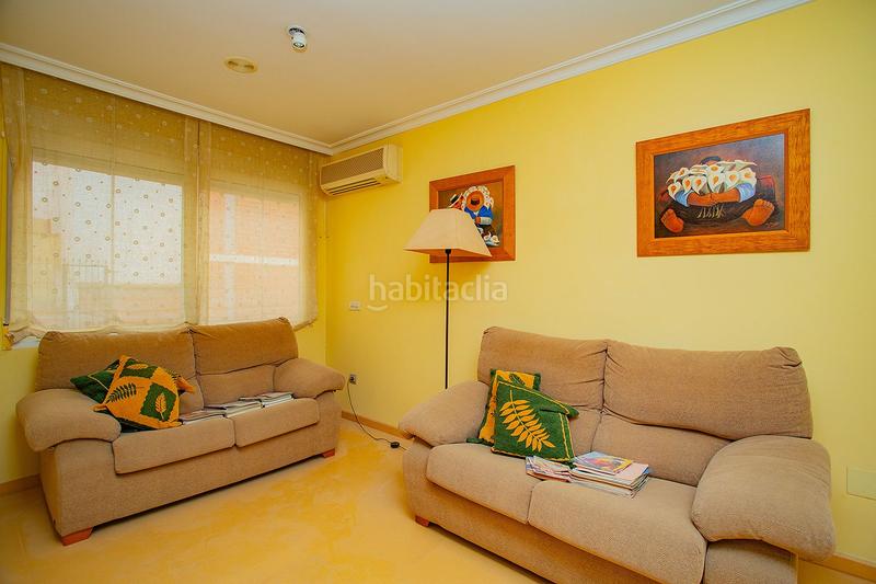 Foto 4814c122-d657-423c-9afc-47ee62f9c25b. Apartamento se vendenbspapartamentonbspamplio para reformar cerca de lanbspplayanbspdel curanbspennbsp con patio y cochera.nbspel ap en Torrevieja