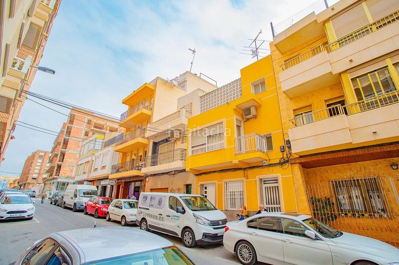 Foto 9ce052fb-1ce2-43c6-832f-74d35befce33. Apartamento se vendenbspapartamentonbspamplio para reformar cerca de lanbspplayanbspdel curanbspennbsp con patio y cochera.nbspel ap en Torrevieja