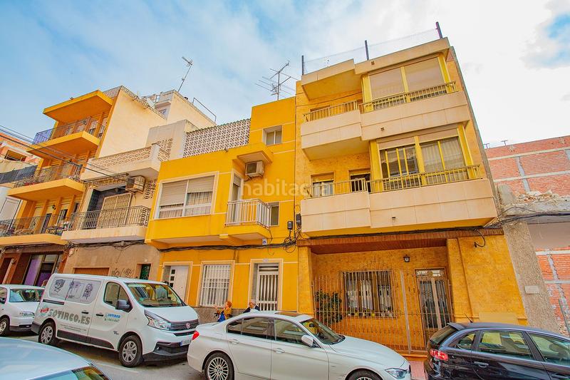 Foto 9dff35d1-d02d-476d-be5a-afd5450efb04. Apartamento se vendenbspapartamentonbspamplio para reformar cerca de lanbspplayanbspdel curanbspennbsp con patio y cochera.nbspel ap en Torrevieja