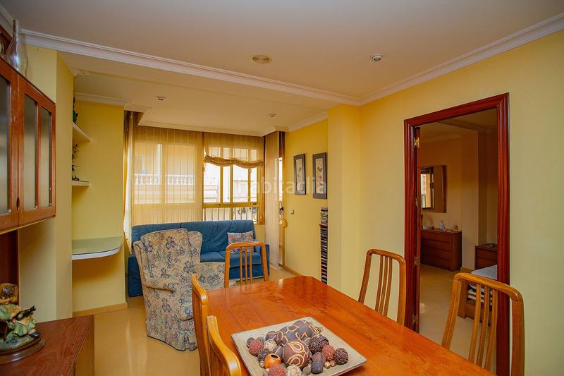 Foto c897144b-b055-4d4a-8811-dd6c08eff5d2. Apartamento se vendenbspapartamentonbspamplio para reformar cerca de lanbspplayanbspdel curanbspennbsp con patio y cochera.nbspel ap en Torrevieja