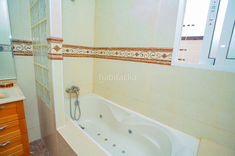 Foto e58740e1-f172-4e92-bb66-1abc844357a2. Apartamento se vendenbspapartamentonbspamplio para reformar cerca de lanbspplayanbspdel curanbspennbsp con patio y cochera.nbspel ap en Torrevieja
