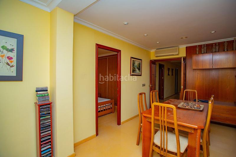 Foto f20fcde0-5f13-4a2b-ada2-d43441771e00. Apartamento se vendenbspapartamentonbspamplio para reformar cerca de lanbspplayanbspdel curanbspennbsp con patio y cochera.nbspel ap en Torrevieja