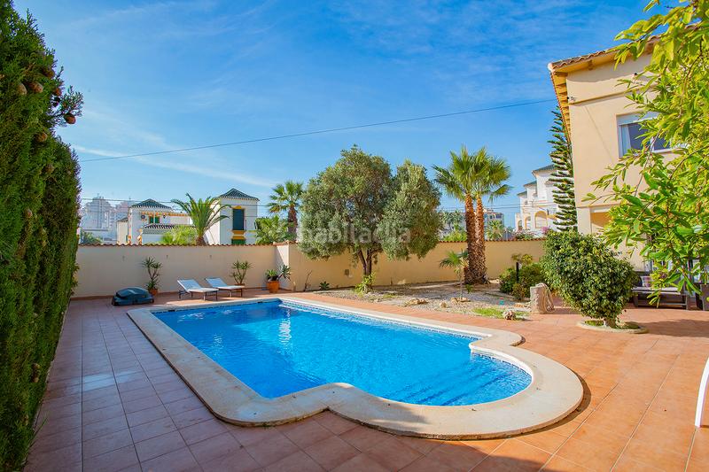 Foto 0110636a-e74d-430a-a805-930c7c2423f6. Casa amb calefacció aparcament piscina a Cañada del Molino Torrevieja