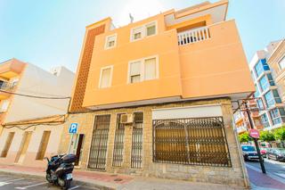 Appartement in Pueblo. Piso amplio, luminoso y seco en el corazãn del bonito pueblo de