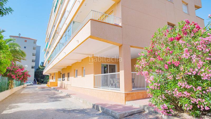 Foto 5851b8b9-b341-40a2-a65c-4bdb962eee52. Planta baja este precioso apartamento en planta baja, a sólo 300 metros de la playa de la mata, fue completamente reformado en 2021. con 3 dor en Guardamar del Segura