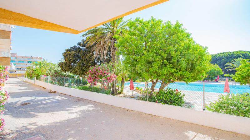 Foto 7b222566-051f-428e-a251-3efb5bccbe54. Planta baja este precioso apartamento en planta baja, a sólo 300 metros de la playa de la mata, fue completamente reformado en 2021. con 3 dor en Guardamar del Segura