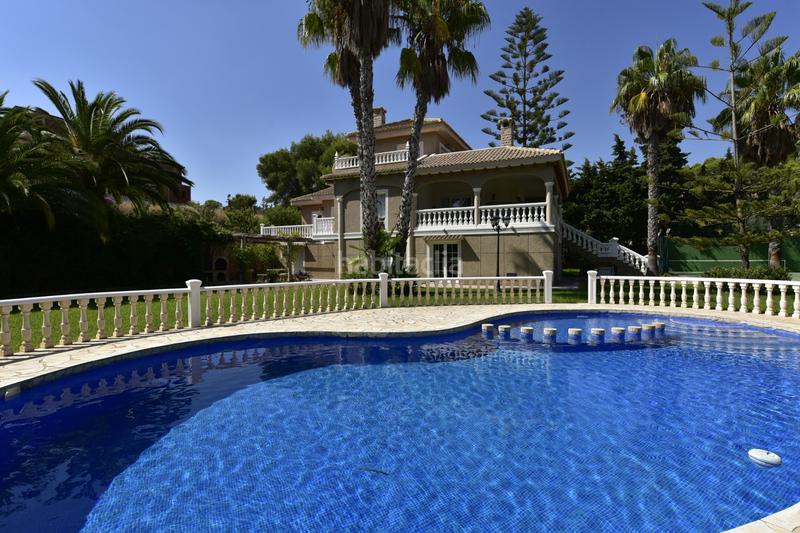 Foto 53afc8a8-ae88-4445-a8c6-daf63c383c40. Casa amb calefacció aparcament piscina a Villamartín-Las Filipinas Orihuela
