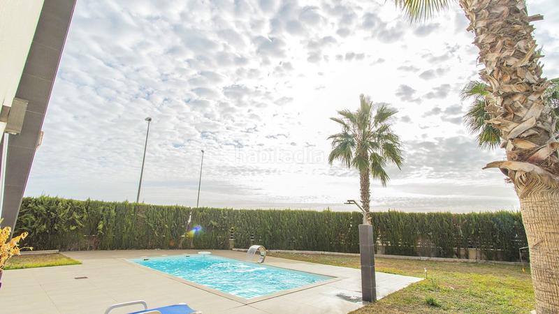 Foto b5ef2df3-ed92-45a4-941f-a113634c6c06. Casa con riscaldamento parcheggio piscina in Lomas de Cabo Roig - Los Dolses Orihuela