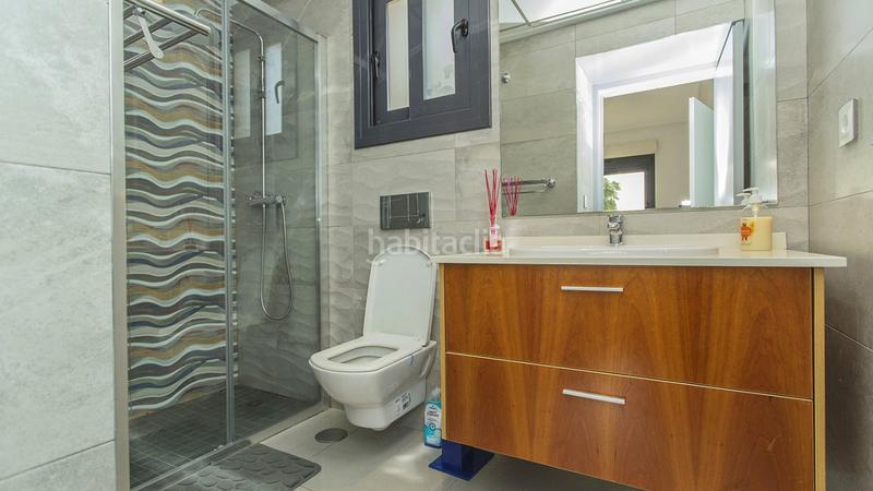 Foto c89a514f-b9e2-46b5-8e9d-30884bd192ef. Casa con riscaldamento parcheggio piscina in Lomas de Cabo Roig - Los Dolses Orihuela