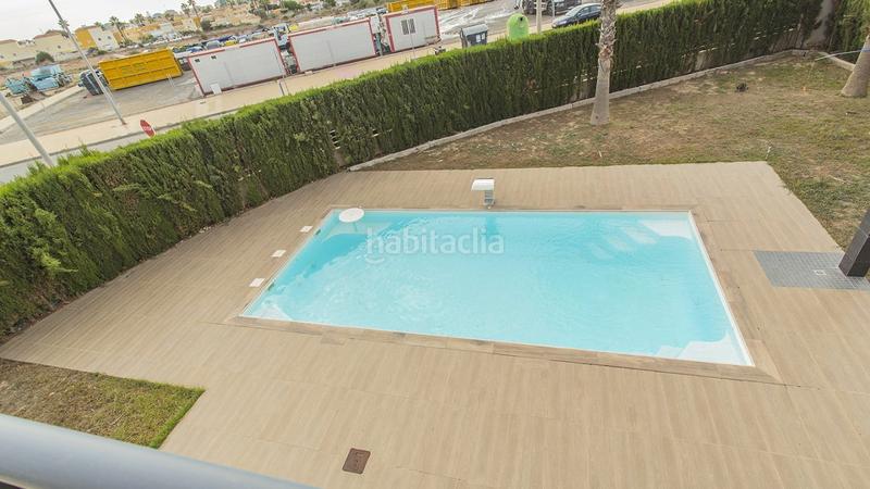 Foto d0f11f47-788f-4bbb-9a00-f3d8b14572a2. Casa con riscaldamento parcheggio piscina in Lomas de Cabo Roig - Los Dolses Orihuela