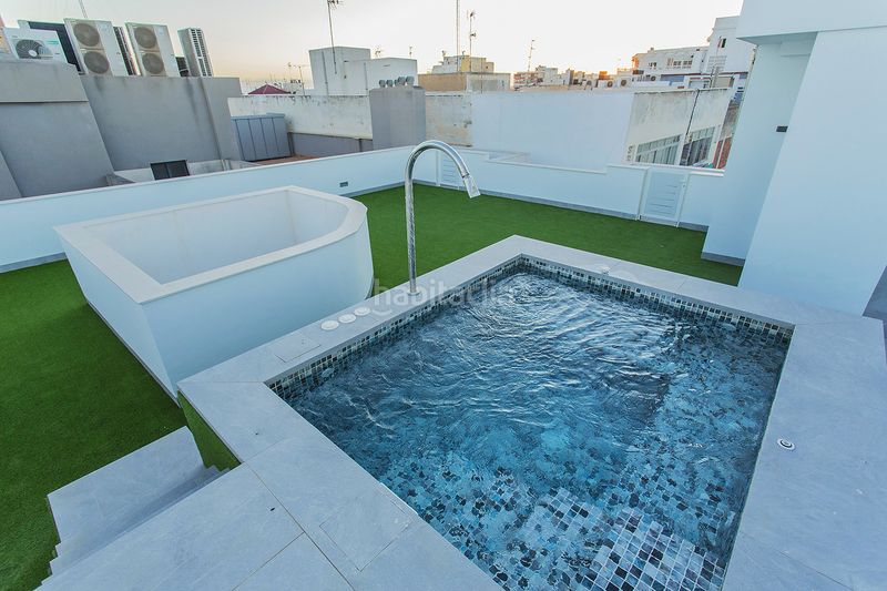 Foto 59baee3d-1c36-4da3-97f0-b7b7ca20f00e. Apartament amb calefacció aparcament piscina a Centro - Muelle Pesquero Torrevieja