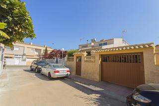 Maison jumelée à Aguas Nuevas. Nbspse vende casa adosada con solãrium privadonbspy piscina comu