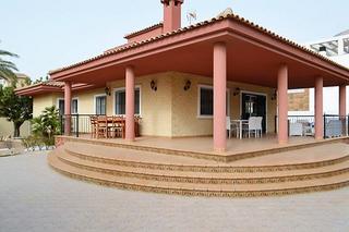 Haus in Mil Palmeras. Hermosa villa en mil palmeras de campoamornbspen orihuela costa,