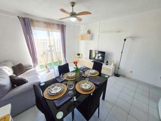 Apartament a Avenida Habaneras - Curva de Palangre. Se vende ático se encuentra a poca distancia de dos hermosas pla