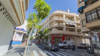 Àtic a Centro - Muelle Pesquero. Le ofrecemos un precioso ático en el pleno corazón de torrevieja