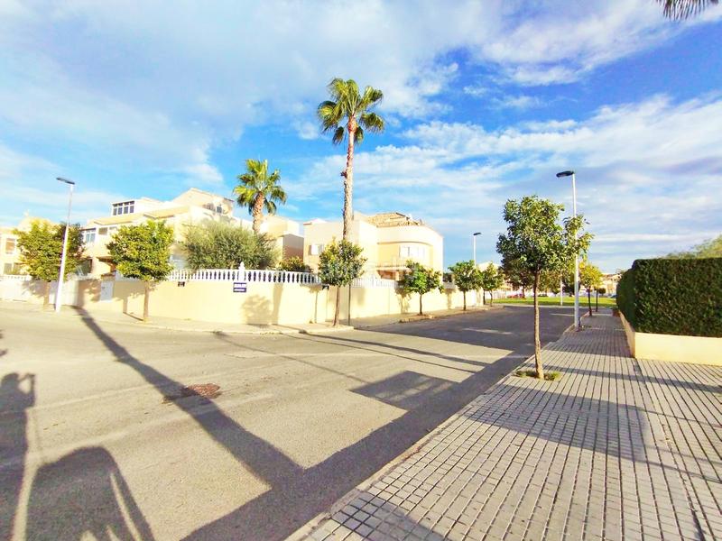 Foto 314000f1-74d5-4e20-a397-c352d255ee0e. Maison avec chauffage piscine dans Zona Carrefour - Urbanizaciones Torrevieja