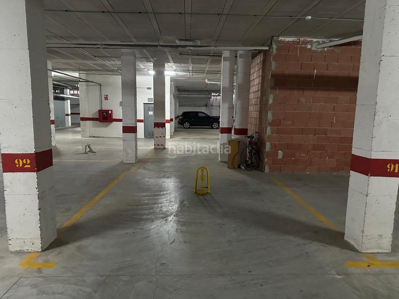 Foto a02357b4-e05a-4af9-9d71-ea1b34cb86de. Aparcament cotxe a El Acequión Torrevieja