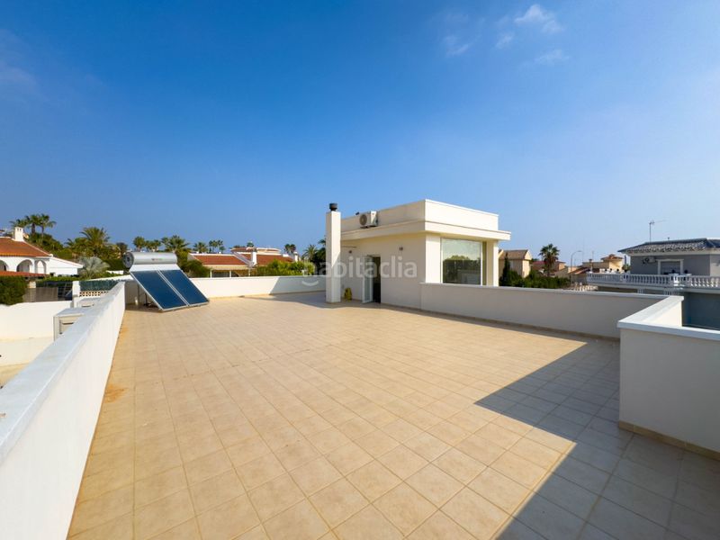 Foto a466cbc2-daea-4cb0-8763-304e48a1965e. Casa amb calefacció aparcament piscina a Rojales