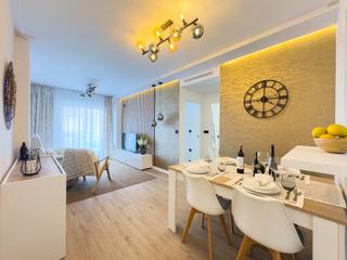 Apartamento en Puerto Deportivo. Este apartamento reformado en torrevieja, a tan solo 330 metros