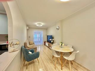 Appartement in Zona Playa del Cura. Le presentamos este moderno y reformado piso ubicado a tan solo