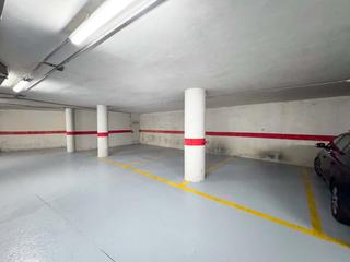 Aparcament cotxe a Cañada del Molino. Plaza de garaje subterránea en la mata, torreviejaen el corazón