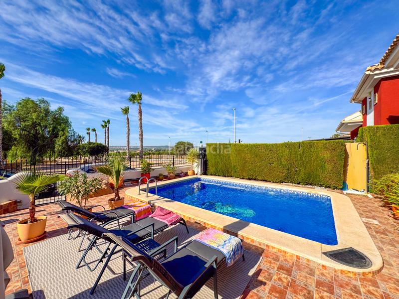 Foto 444f603d-2ce3-4839-ac98-c3bddac556a3. Chalet villa en los montesinos montesol villas con piscina y soláriumesta villa en los montesinos, situada en la urbanización montesol vi en Montesinos (Los)