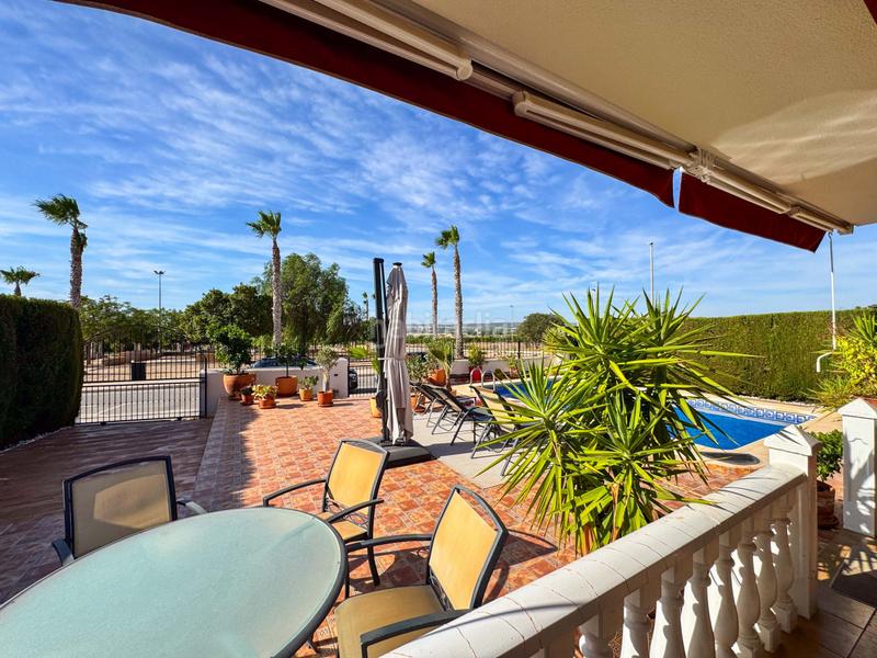 Foto 6bc74ca0-a495-422b-bfb0-e5953e697370. Chalet villa en los montesinos montesol villas con piscina y soláriumesta villa en los montesinos, situada en la urbanización montesol vi en Montesinos (Los)