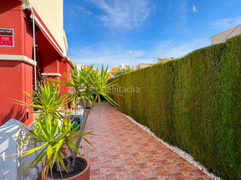 Foto 9edd50a4-9dd4-411f-bf16-266704e994db. Chalet villa en los montesinos montesol villas con piscina y soláriumesta villa en los montesinos, situada en la urbanización montesol vi en Montesinos (Los)