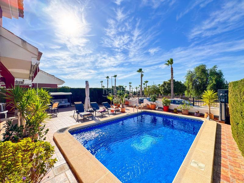 Foto c0e8a703-c1b1-4878-93d6-06b2cf788af5. Chalet villa en los montesinos montesol villas con piscina y soláriumesta villa en los montesinos, situada en la urbanización montesol vi en Montesinos (Los)