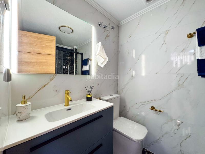 Foto 0aed850d-efc0-493b-9c9e-7d085d0bc433. Casa bungalow con amplio patio y estudio cerca del parquese ofrece en venta un bungalow en planta baja , ali en Torrevieja