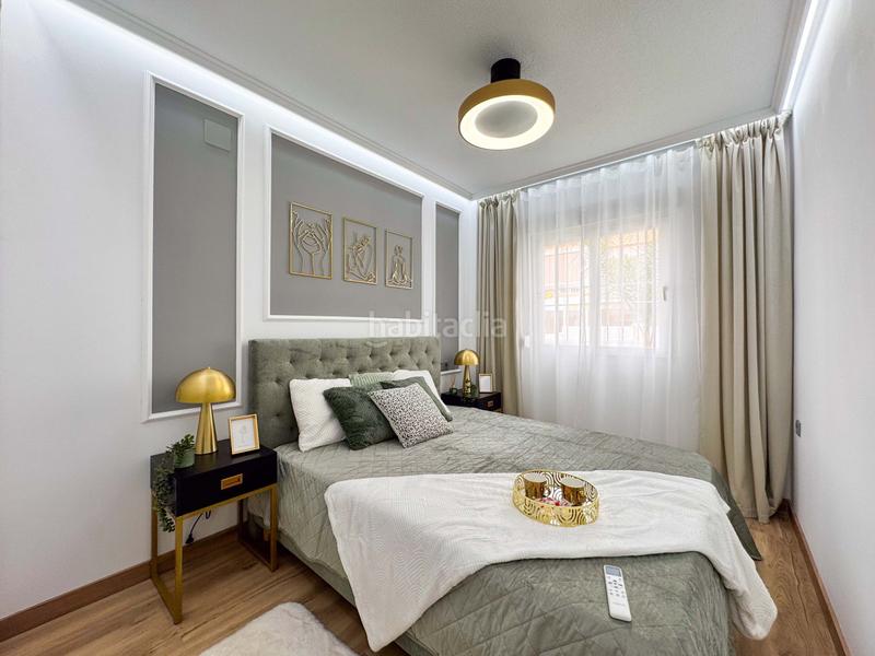 Foto 0c2e48b1-70e3-4914-97fa-28164cfaadeb. Casa bungalow con amplio patio y estudio cerca del parquese ofrece en venta un bungalow en planta baja , ali en Torrevieja