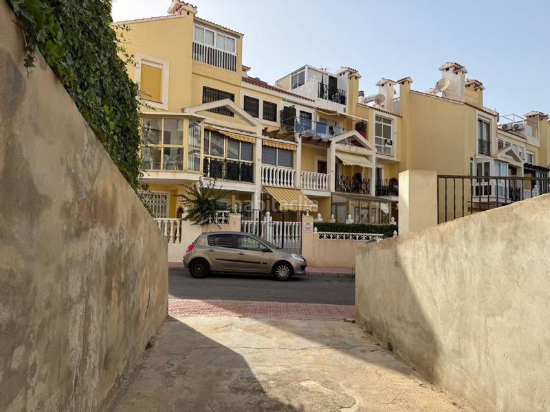 Foto b0279a6d-5797-4b52-ab6d-a56a17a1db83. Parking voiture dans Torreblanca Torrevieja